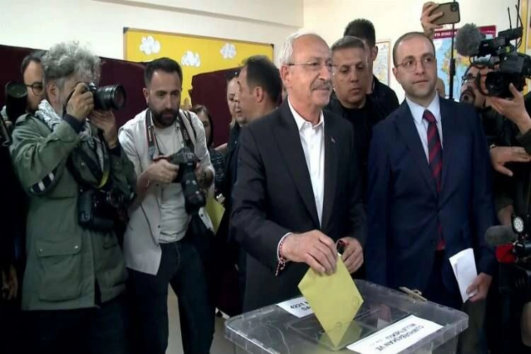 CHP lideri Kemal Kılıçdaroğlu oyunu kullandı haberinin görseli