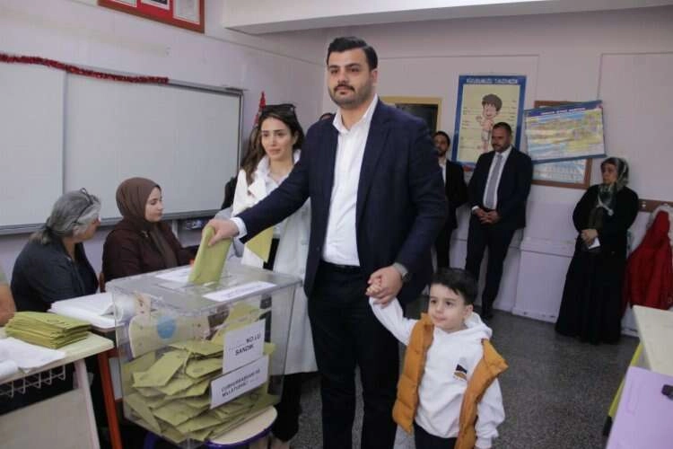AK Parti Gençlik Kolları Genel Başkanı İnan oyunu kullandı haberinin görseli