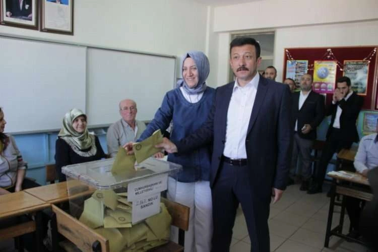 AK Partili Hamza Dağ oyunu kullandı haberinin görseli