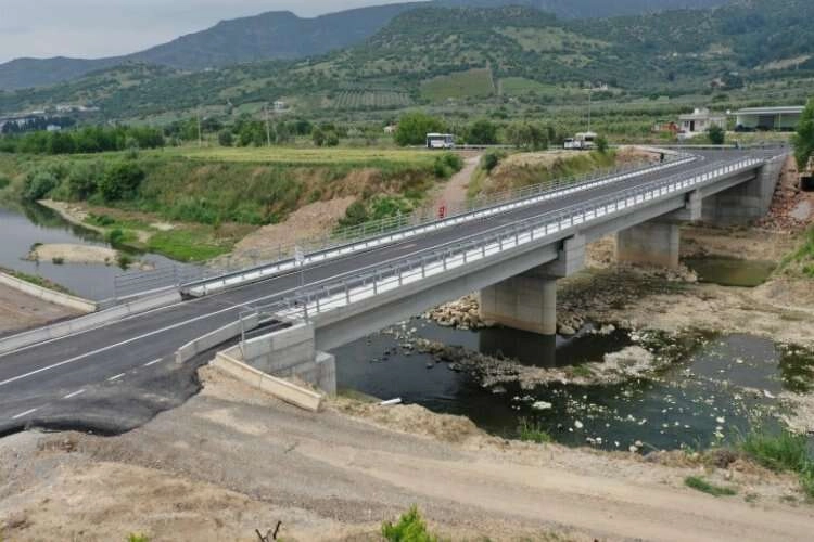 Menemen Hasanlar Köprüsü trafiğe açıldı haberinin görseli