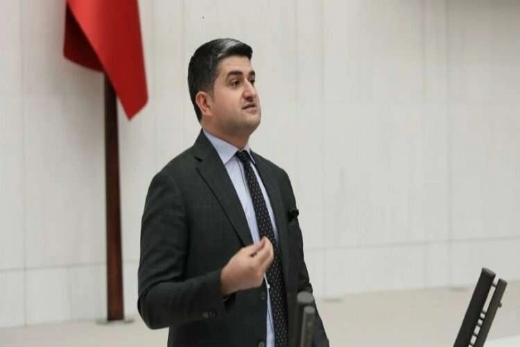 Onursal Adıgüzel kimdir? CHP'den neden istifa etti? haberinin görseli