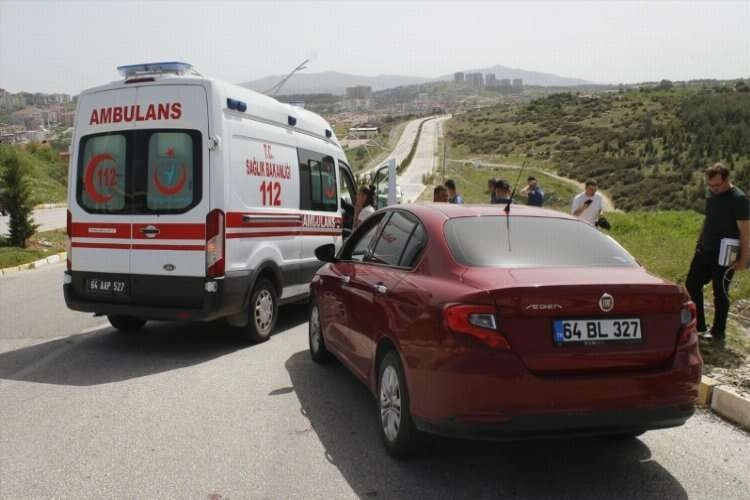 Uşak'ta otomobil küçük bir çocuğa çarptı haberinin görseli