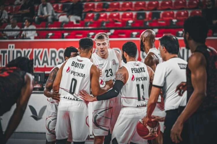 Aliağa Petkimspor, ligi zorlu iki maçla kapatacak haberinin görseli