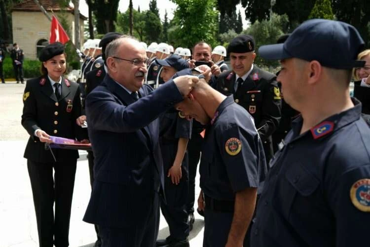 Manisa'da temsili askerlik töreninde duygu dolu anlar