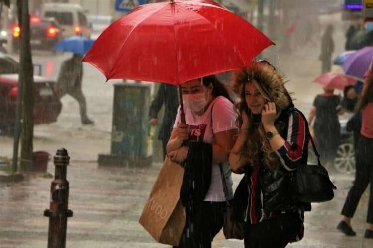 Manisa’ya gök gürültülü sağanak yağış uyarısı verildi