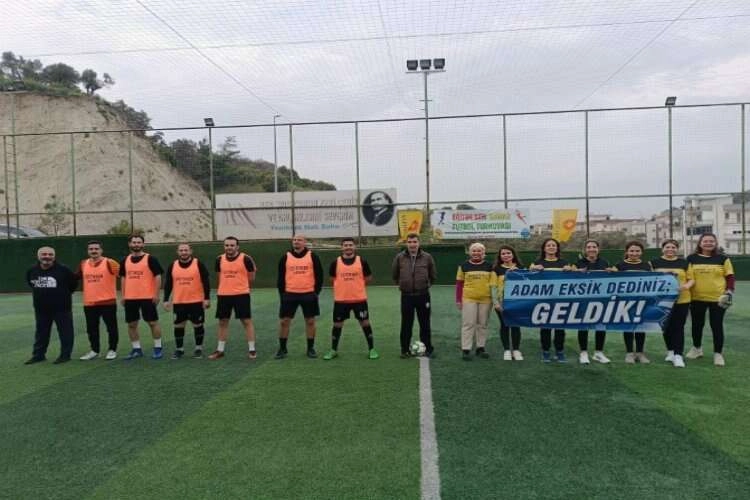 Söke'de kadınlar sahaya çıkıp futbol oynadı