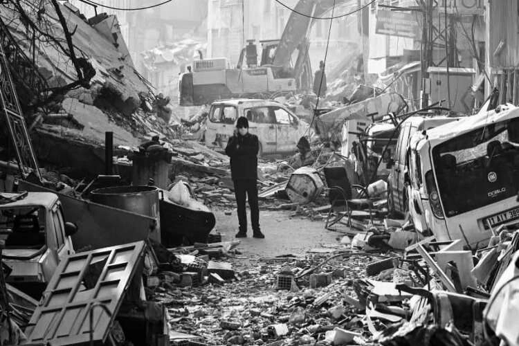 Depremde zarar gören vatandaşların hukuki hakları nelerdir? haberinin görseli