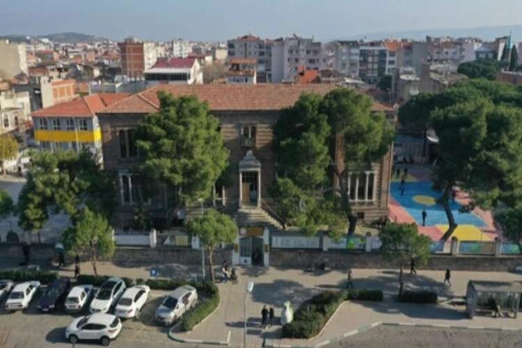 İzmir Bergama Güzel Sanatlar Lisesi öğrencilerini bekliyor haberinin görseli
