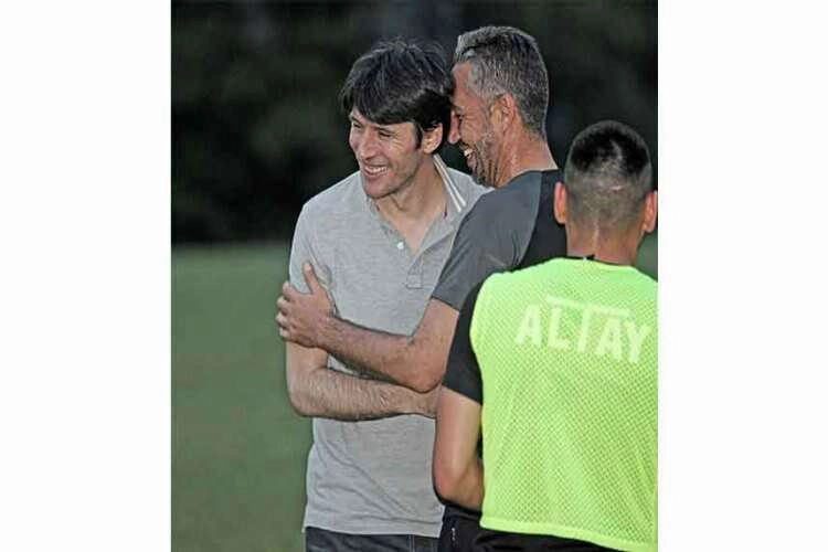 İbrahim Akın, eski takımı Altay'ı ziyaret etti   haberinin görseli