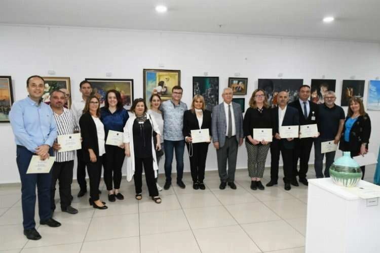 Karabağlar Belediyesi personelinden karma sergi haberinin görseli