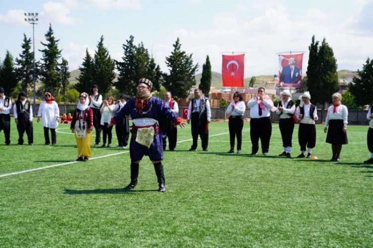 19 Mayıs coşkusu Seferihisar'da yaşandı haberinin görseli
