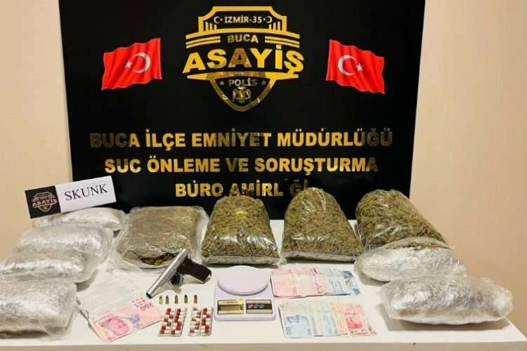 Uyuşturucu tacirleri, İzmir polisinden kaçamadı   haberinin görseli