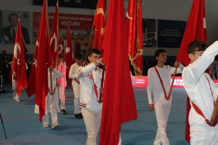 Afyonkarahisar'da 19 Mayıs coşkuyla kutlandı haberinin görseli