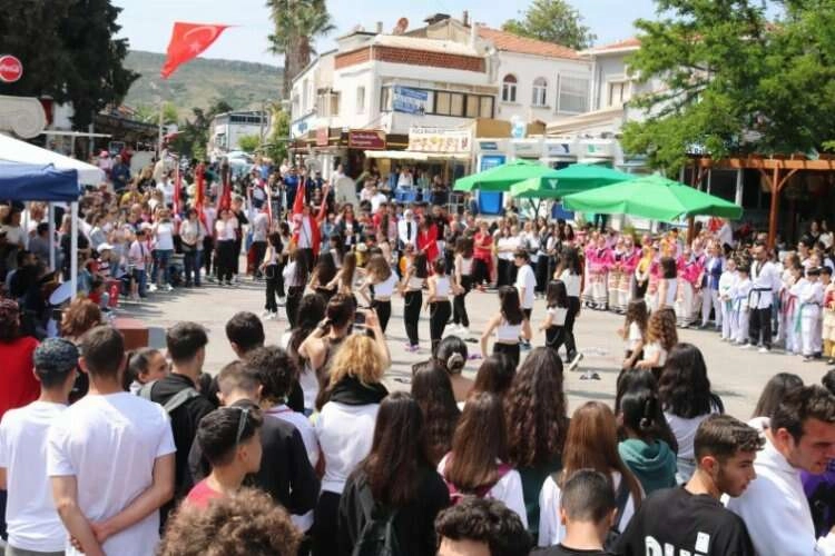 19 Mayıs Foça'da coşkuyla kutlandı