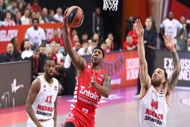 Olympiakos Monaco'yu 76-62 yendi