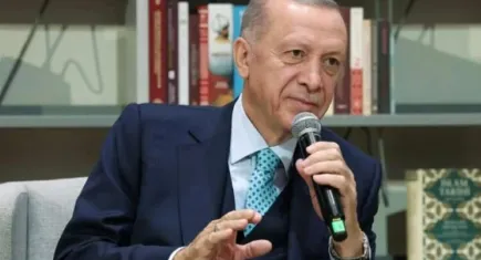 Cumhurbaşkanı Erdoğan gençlerle bir arada