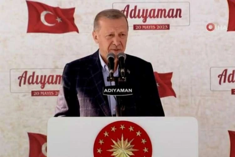Cumhurbaşkanı Erdoğan: Siyasetçi milletin hizmetkarıdır haberinin görseli