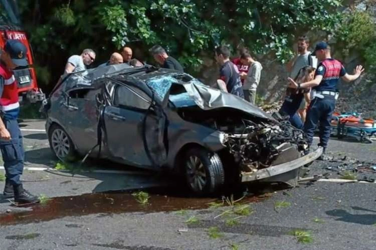 Muğla'da kaza! Araç, ağaçların arasından uçtu haberinin görseli
