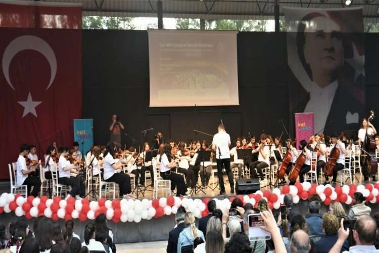 Bornova’nın çocukları 19 Mayıs için çaldı haberinin görseli