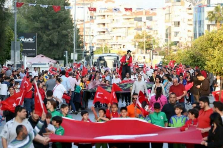 Narlıdere 19 Mayıs’ın 104. Yılında tek yürek oldu haberinin görseli
