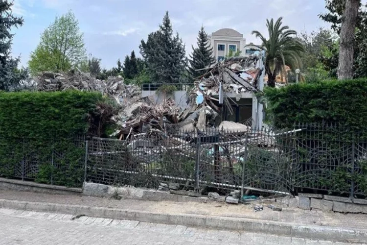 Münevver Karabulut cinayetinin işlendiği villa yıkıldı haberinin görseli