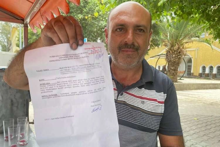 Kayıtlara ölü olarak geçti, yaşadığını ispatlamaya çalışıyor haberinin görseli