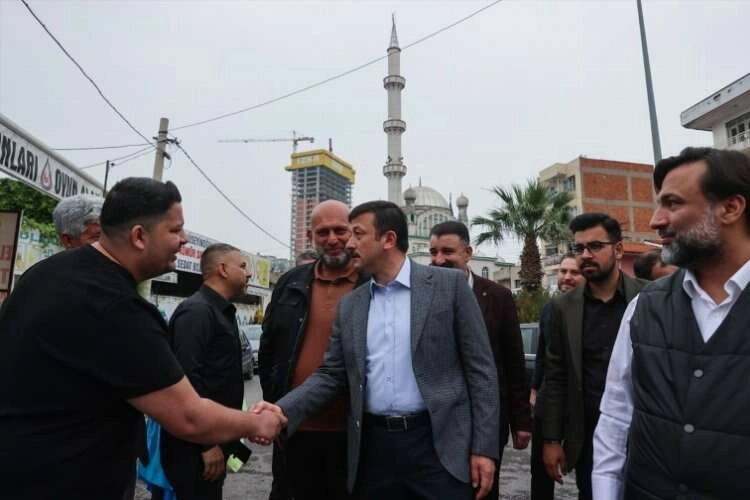 AK Parti’li Dağ romanlarla ve muhtarlarla buluştu haberinin görseli