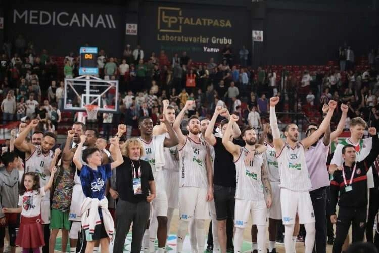 Kaf-Kaf, potanın timsahları ile eşleşti haberinin görseli