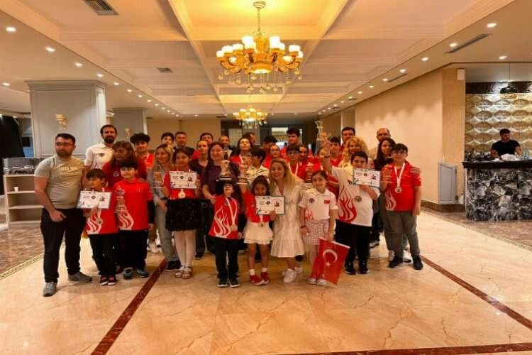 Avrupa’nın satrançta en başarılı ülkesi Türkiye oldu haberinin görseli