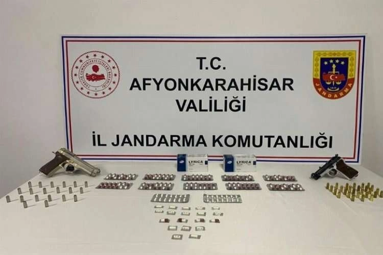 Afyonkarahisar'da uyuşturucu tacirine polis engeli haberinin görseli