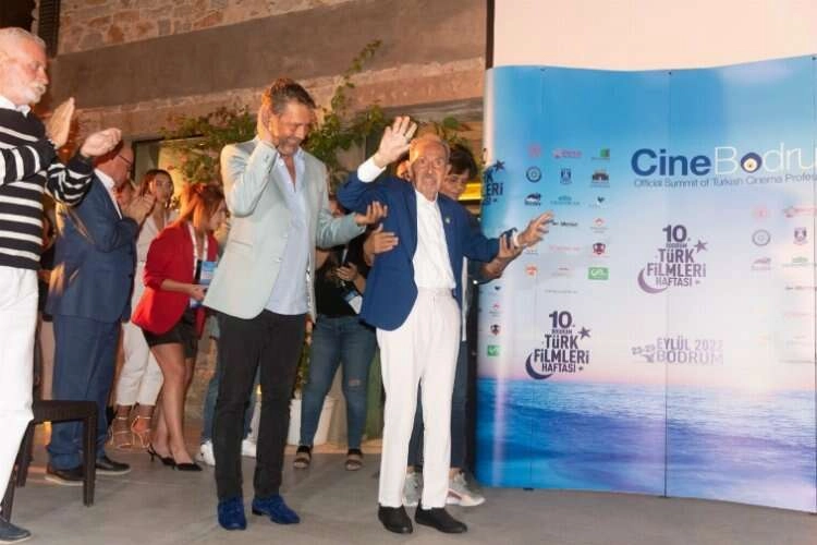 Sanatçı İlham Gencer, hayatını kaybetti    haberinin görseli