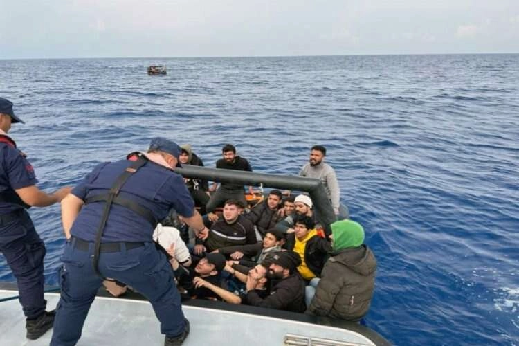 Muğla açıklarında düzensiz göçmenler kurtarıldı haberinin görseli