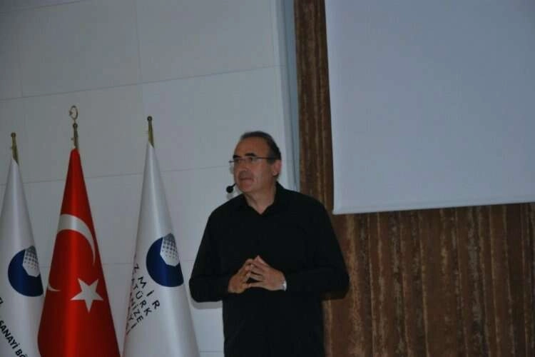 Sunay Akın'dan İzmir'de anlamlı etkinlik haberinin görseli