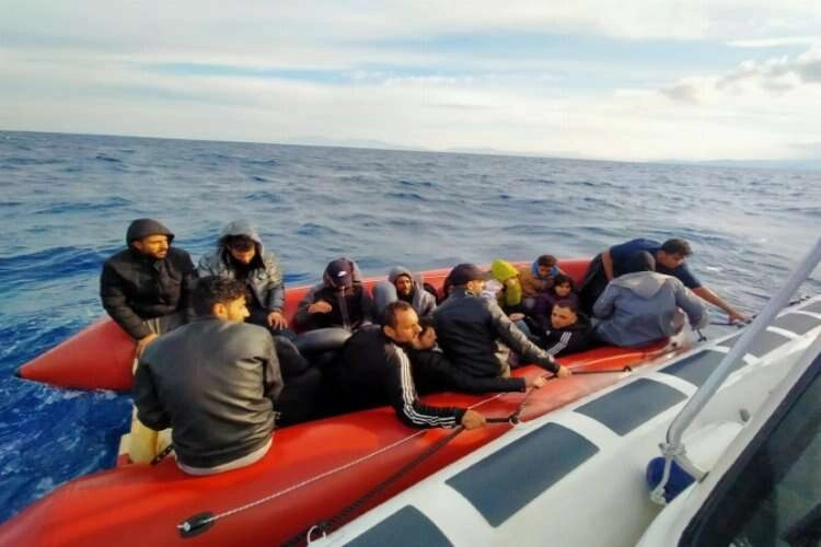Aydın'da düzensiz göçmenler kurtarıldı haberinin görseli