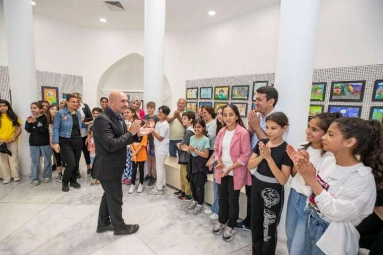 İzmir'de çocuklar hayallerindeki mahalleyi resmetti haberinin görseli