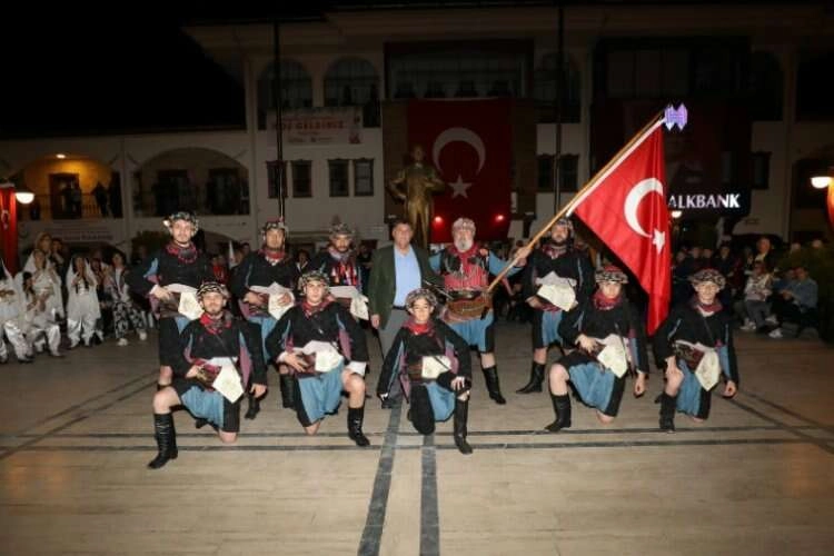 Menderes’te coşkulu festival sona erdi haberinin görseli