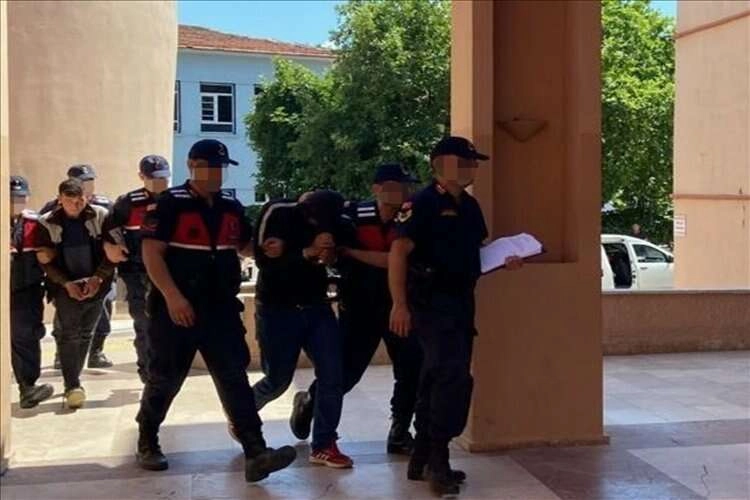 İzmir’de sosyal medya operasyonu haberinin görseli