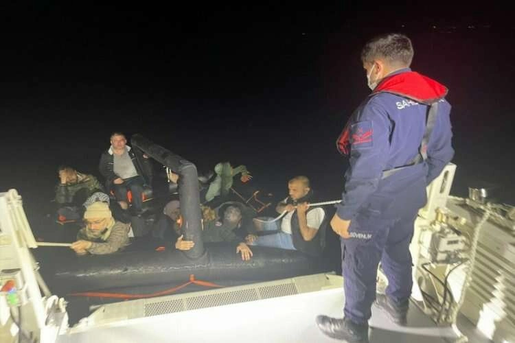 İzmir açıklarında düzensiz göçmenler kurtarıldı haberinin görseli