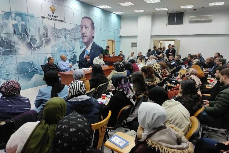 Kütahya’da sandık görevlileri bilgilendirildi haberinin görseli