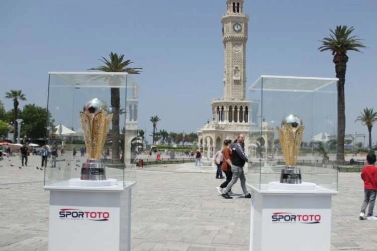 Süper Lig ve 1. Lig şampiyonluk kupaları, İzmir’de haberinin görseli