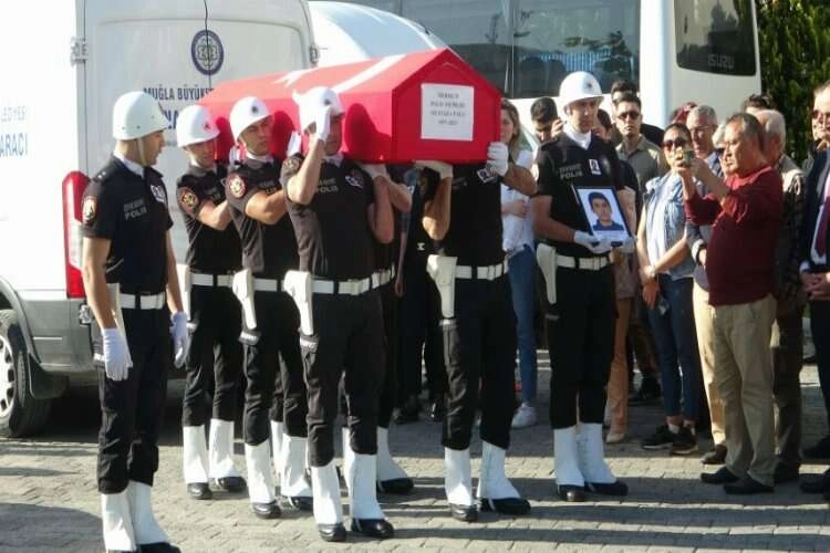 Kazada ölen polis memuru için tören düzenlendi haberinin görseli