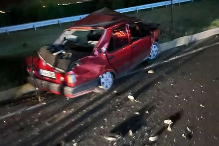 Denizli'de kaza! Kamyonetle otomobil çarpıştı haberinin görseli