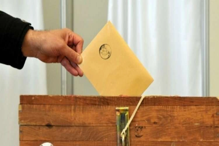 İBB Başkanı İmamoğlu, oyunu kullandı haberinin görseli