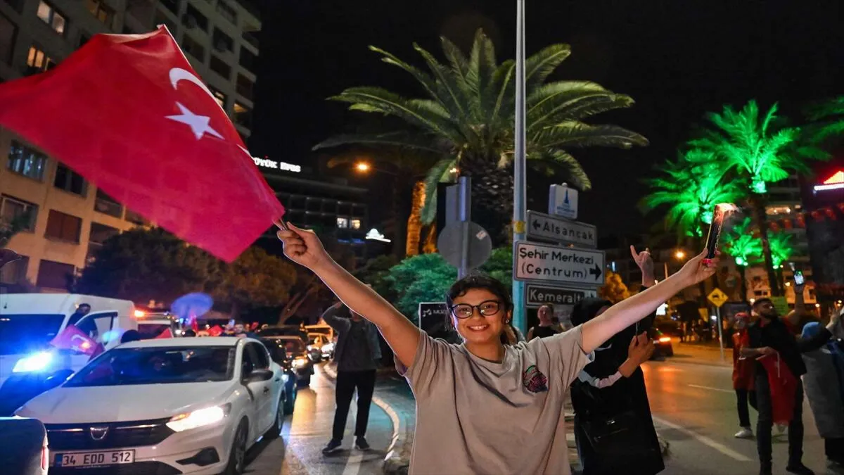 Cumhurbaşkanlığı seçimi sonrası İzmir'de kutlama - 668