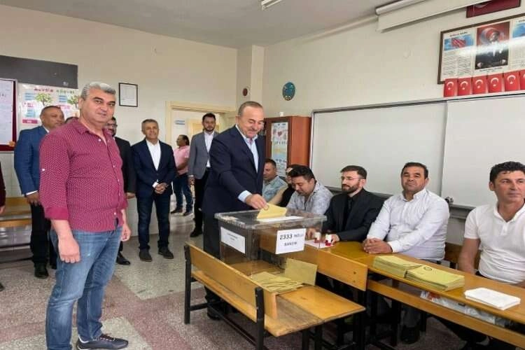 Dışişleri Bakanı Mevlüt Çavuşoğlu oyunu kullandı haberinin görseli