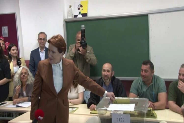 İYİ Parti Genel Başkanı Akşener, oyunu kullandı haberinin görseli