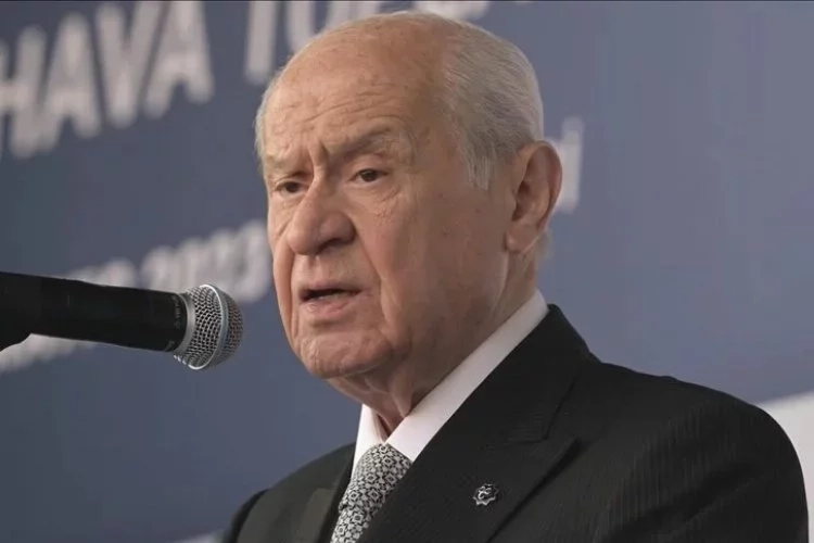 MHP lideri Bahçeli: Milli iradeye herkes saygı duymalıdır haberinin görseli