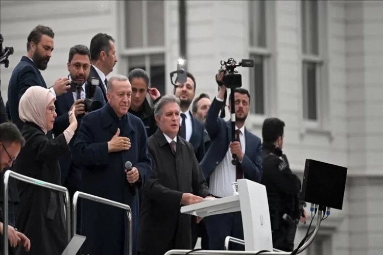 Türkiye, 13'üncü Cumhurbaşkanını seçti haberinin görseli