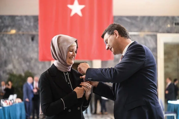 TBMM’de milletvekilleri kayıt yaptırıyor haberinin görseli