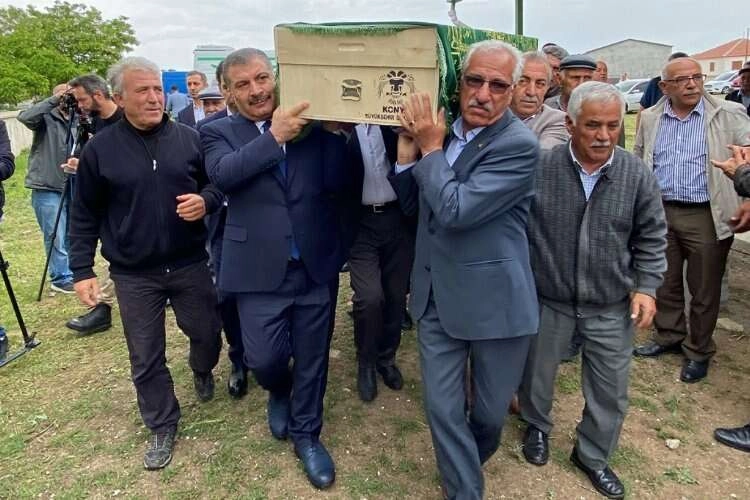 Bakan Koca'nın anneannesine son vazifesi haberinin görseli